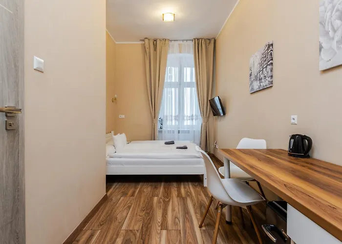 Functional And Comfortable Very Berry In By Renters Apartment *