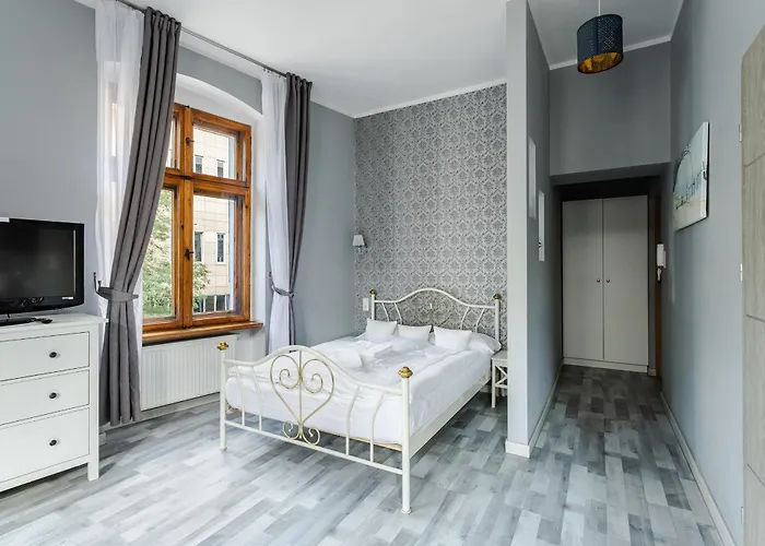 Functional And Comfortable Very Berry In By Renters Apartment