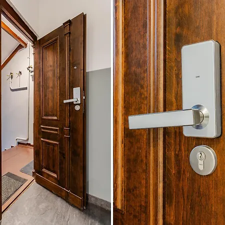 Functional And Comfortable Very Berry In By Renters * Poznań