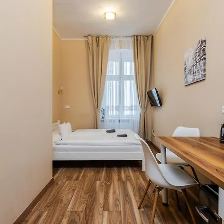 Functional And Comfortable Very Berry In By Renters Appartement *