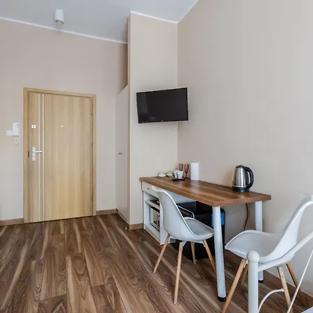 Functional And Comfortable Very Berry In By Renters Appartement *