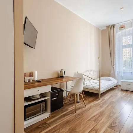 Functional And Comfortable Very Berry In By Renters Poznań