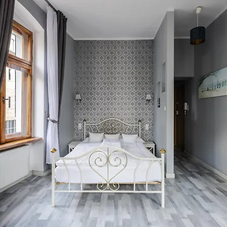 Functional And Comfortable Very Berry In By Renters *