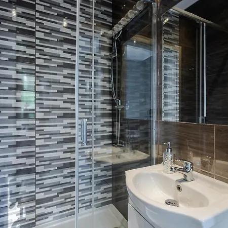 Appartamento Functional And Comfortable Very Berry In By Renters