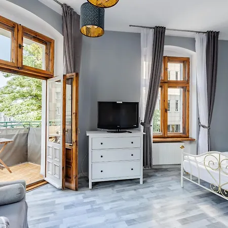 Functional And Comfortable Very Berry In By Renters *