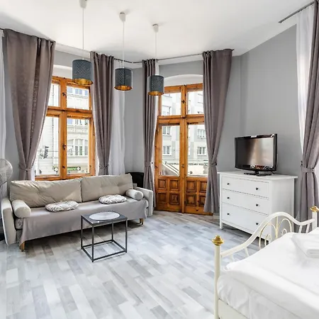 Functional And Comfortable Very Berry In By Renters Appartement
