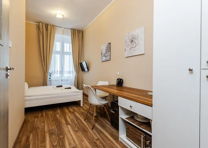 דירה Functional And Comfortable Very Berry In By Renters