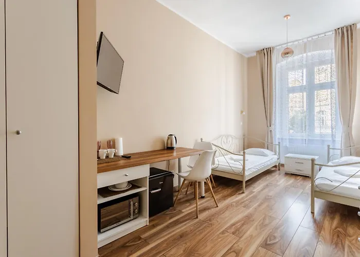 Functional And Comfortable Very Berry In By Renters Poznań