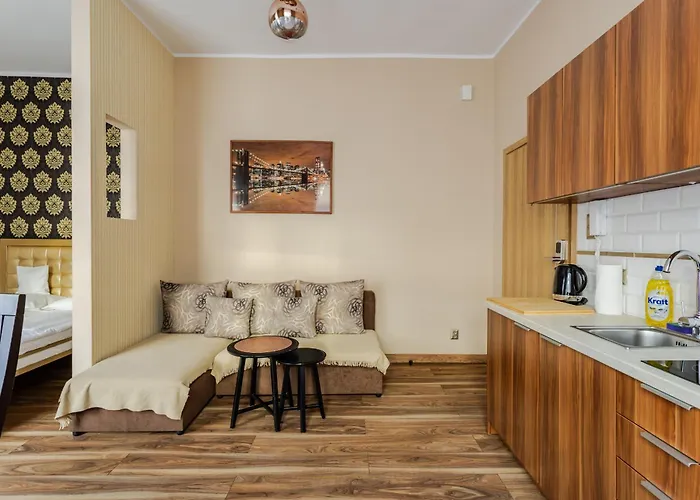 Functional And Comfortable Very Berry In By Renters Apartament Poznań