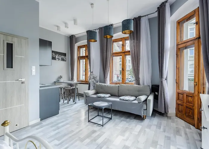 Functional And Comfortable Very Berry In By Renters דירה